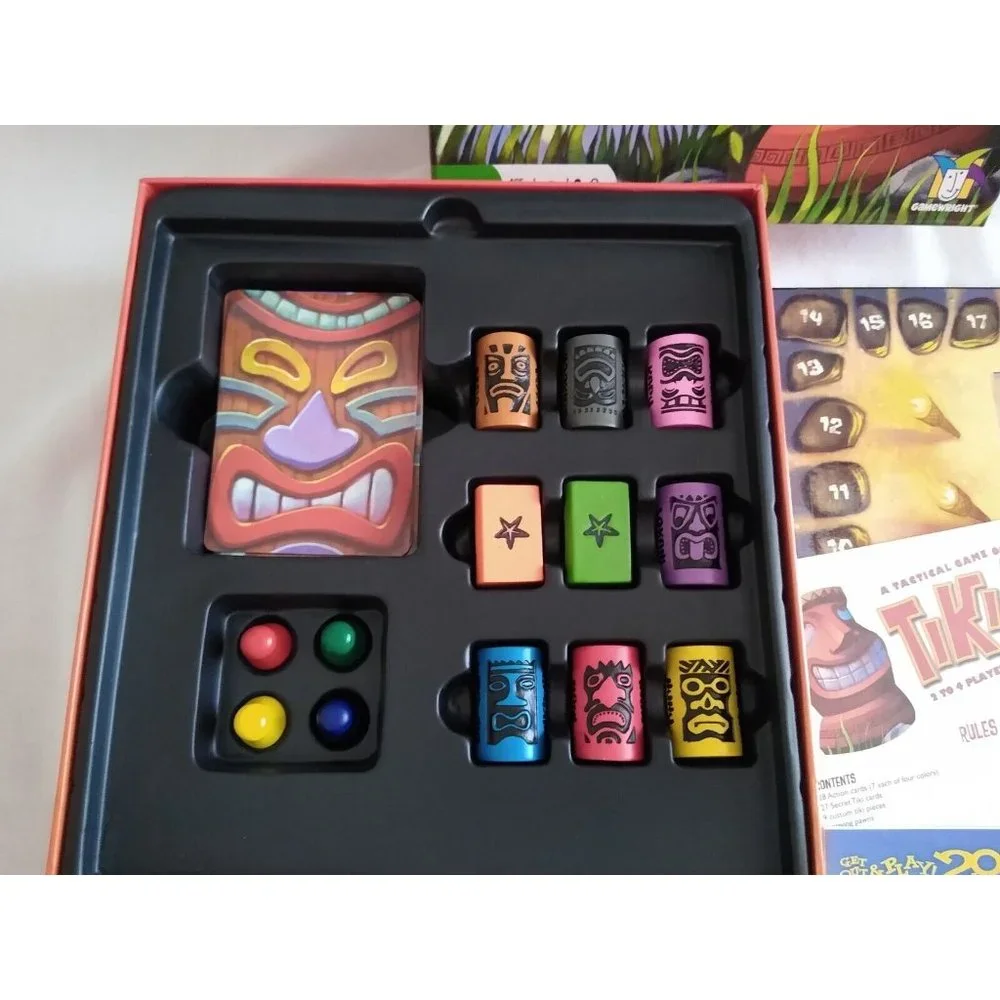 Tiki Topple‎ Tactical Board Game Of Totem Domination Gamewright Games